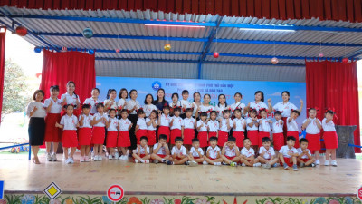 Hình hội thi bé vui an toàn giao thông