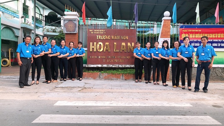 Tập thể trường mn hoa lan