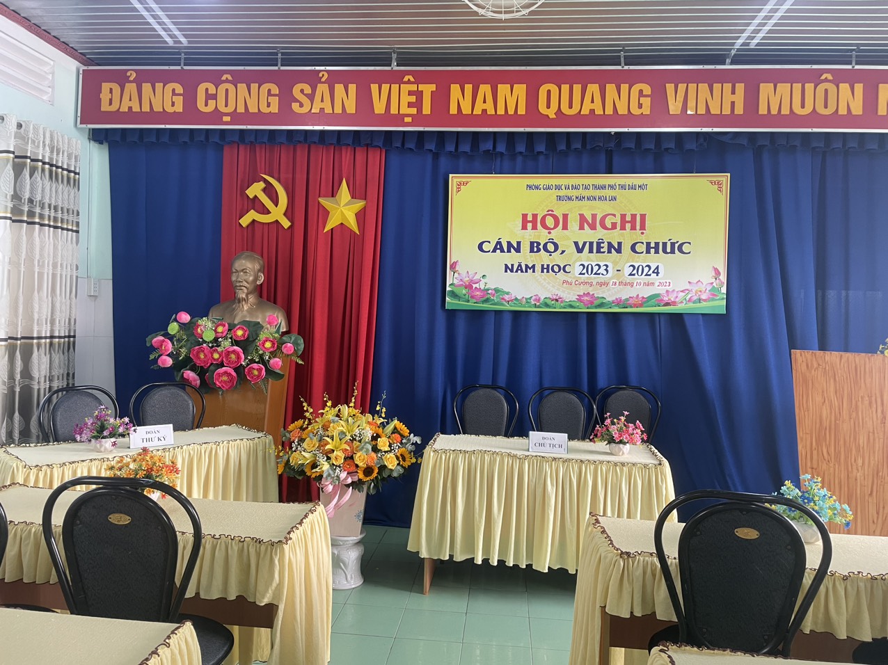 Hội Nghị Cán Bộ  Viên Chức